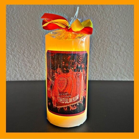 NWT. Moulin Rouge Musical Theater Flameless Candle with Timer - Picture 1 of 7